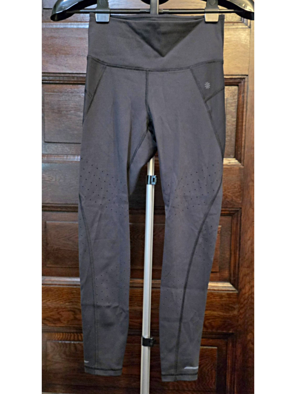 Athleta Women’s XS Black High Rise Ankle Leggings Reflective